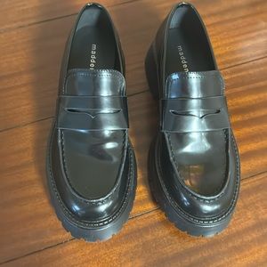 Madden Girl size 8 loafer